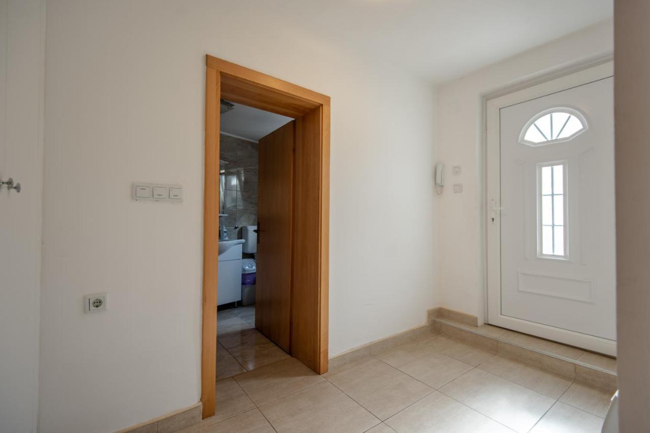 Apartman Mira SJJ Exterior foto