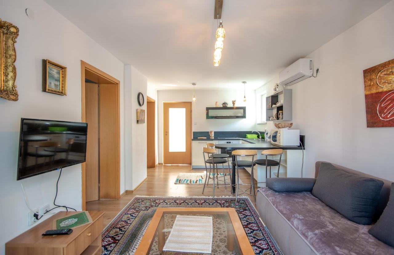 Apartman Mira SJJ Exterior foto